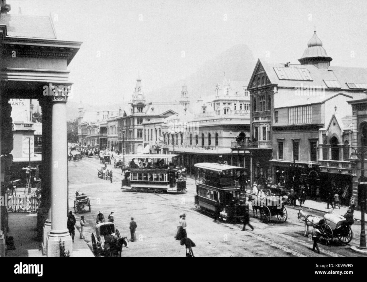 How to Photograph the Moon with a DSLR Camera